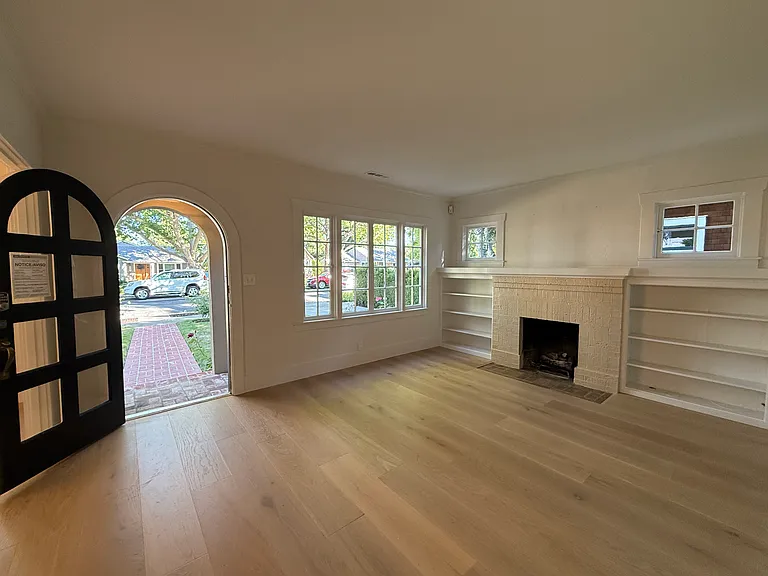 360 Stanford Ave — Photo 2