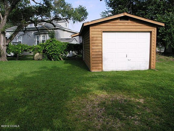3rd image of 2100 Emeline Pl