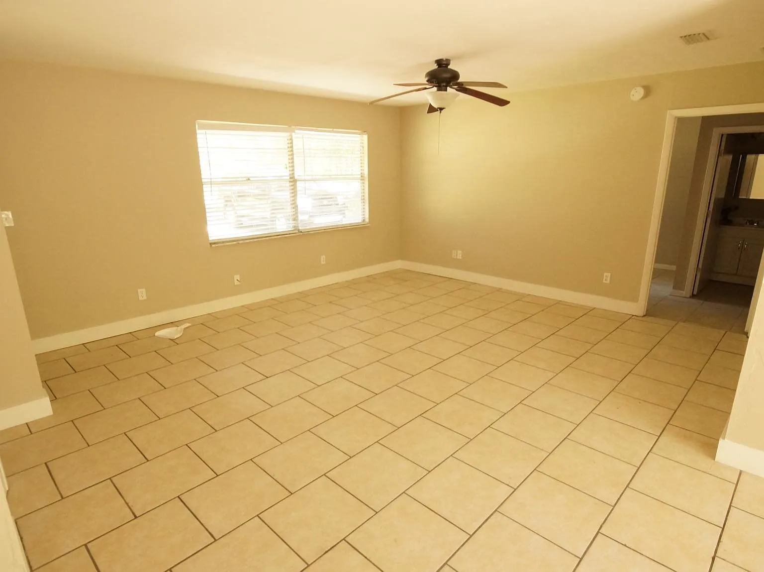 3 bed, 1250 sqft, $1,750 — Photo 3