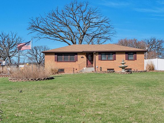 2nd image of 3230 N Glenn Rd