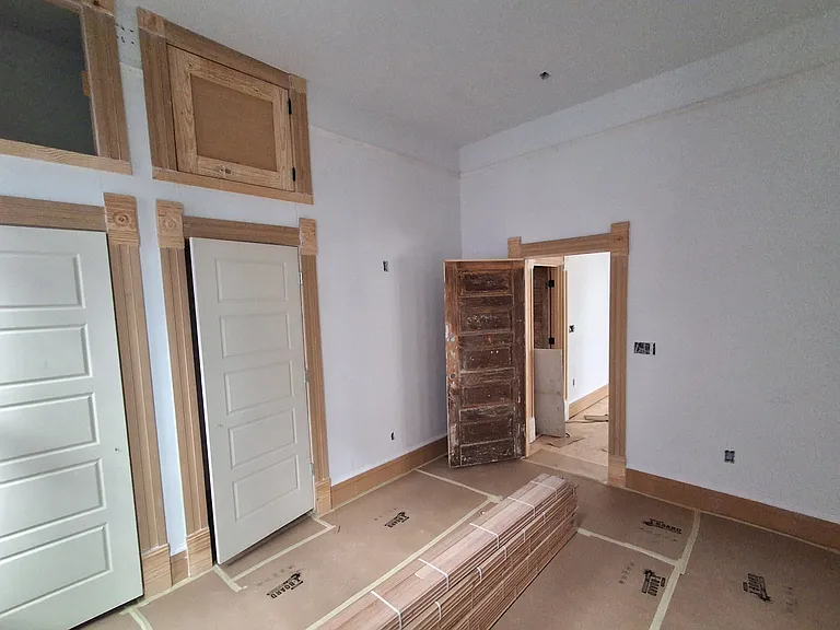 Good sized middle bedroom off living room. Two closets. Good sound insulation between bedrooms and around baths.