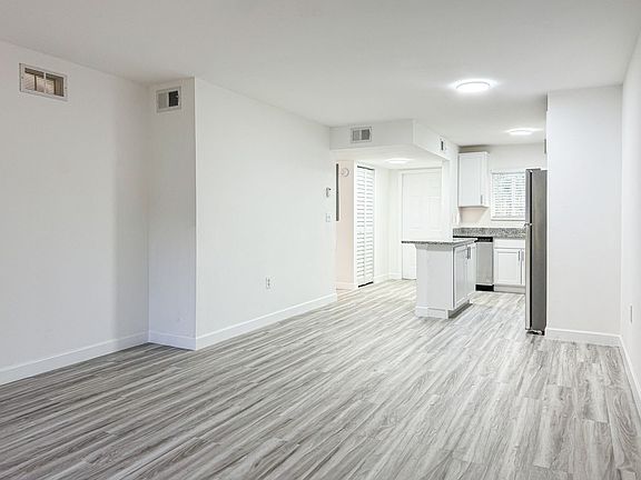 5th image of 11930 Palm Bay Ct Unit 101