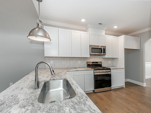 3rd image of 7732 Willow Branch Ln
