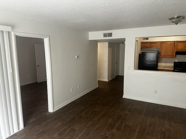 Ridgewood Apartments — Photo 7