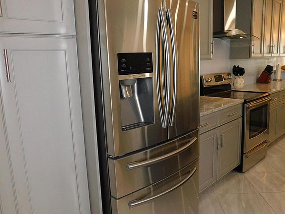 4th image of 555 Harrison Ave APT 505