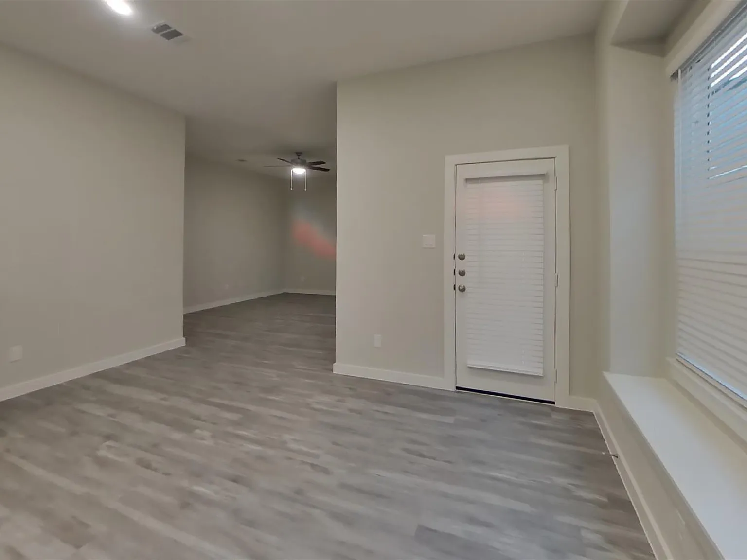 4 bed, 3.0 bath, 2017 sqft, $2,659 — Photo 3