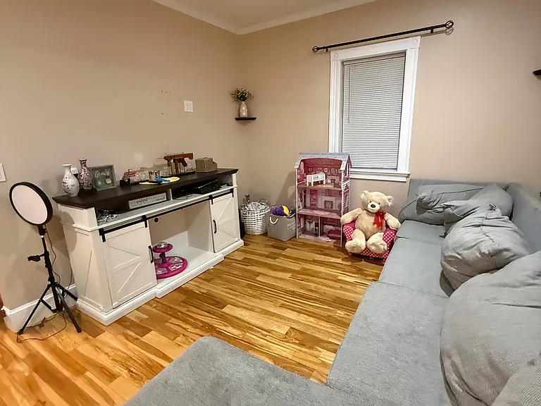 57 Lincoln St #1 — Photo 4