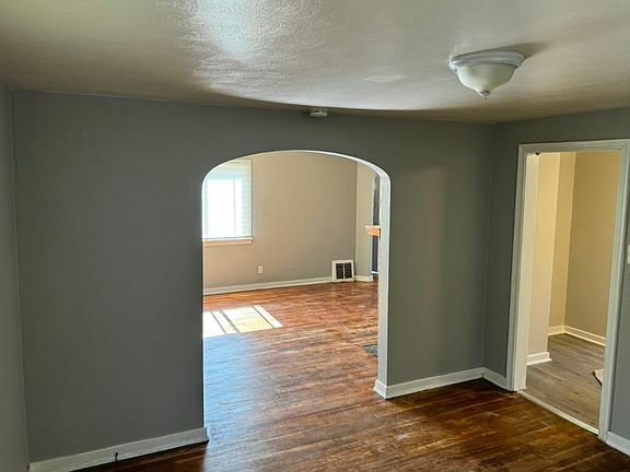 3rd image of 1446 Elizabeth Blvd