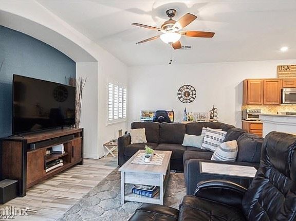 5th image of 1113 Pleasure Ln