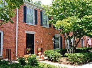 919 Westerfield Dr, Wilmette, IL