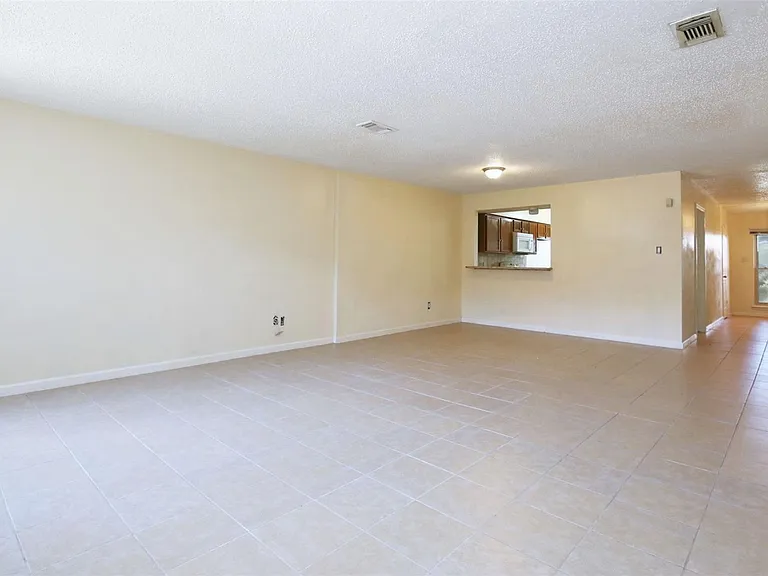 2115 E Weldon Dr — Photo 5