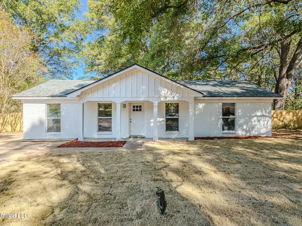 5680 Ashford Dr, Horn Lake, MS 38637