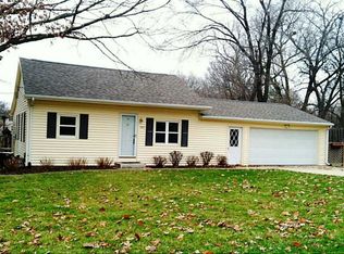 3417 Circle Dr NE, Cedar Rapids, IA 52402