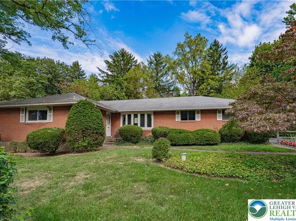 1410 Stoke Park Rd, Bethlehem, PA 18017