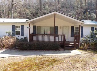 1542 Creek Rd, Hiawassee, GA 30546