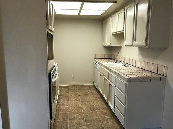 4th image of 1845 New Horizons Dr APT 2