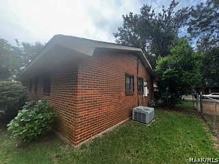 3rd image of 523 Woodbrook Dr