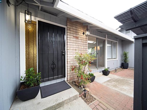 2nd image of 5581 Gonzalez Ct