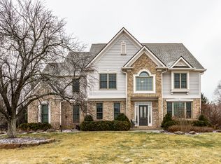 13803 Smokey Ridge Dr, Carmel, IN 46033