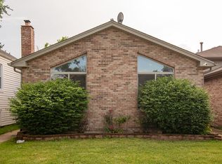 12402 S Racine Ave, Calumet Park, IL 60827