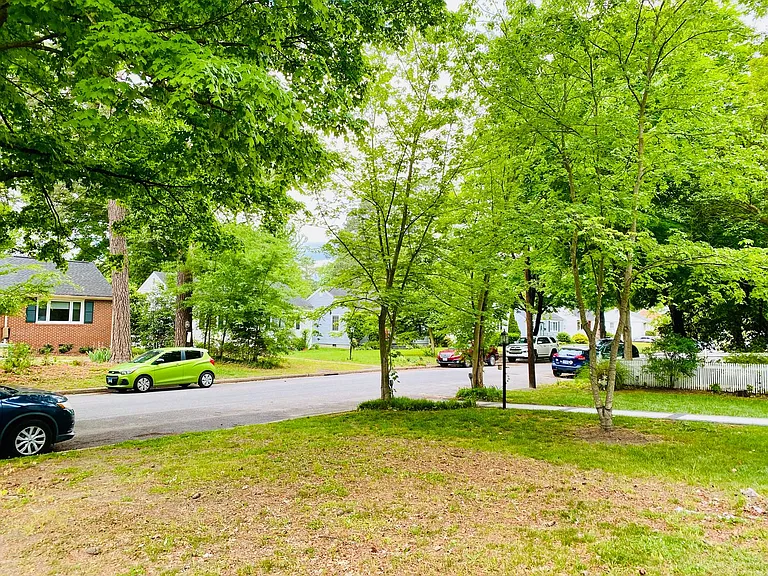 6406 Kensington Ave — Photo 5