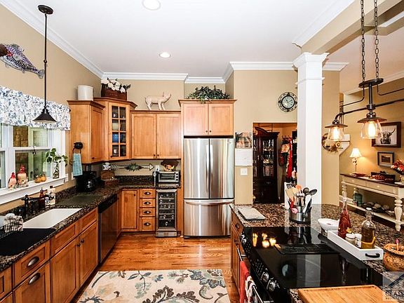 5th image of 1261 White Oak Dr