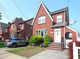 9515 243rd St, Floral Park, NY 11001