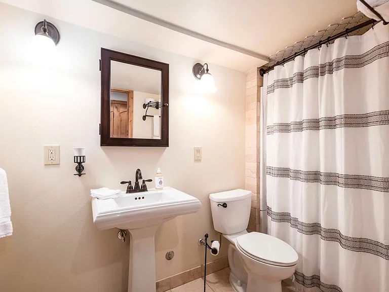 8701 S Alpen Cir — Photo 6