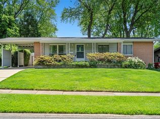 1090 Apache Dr, Florissant, MO 63033