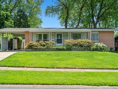 1090 Apache Dr, Florissant, MO, 63033