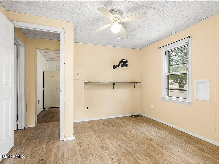 61 Cooney Ave — Photo 8