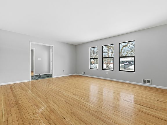 5th image of 6219 Green Leaves Rd