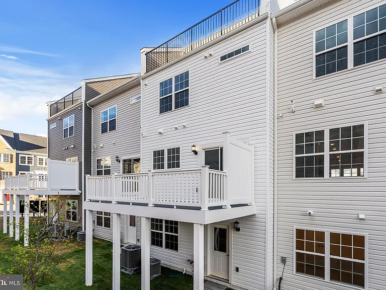1421 Clingmans Dome Dr — Photo 49