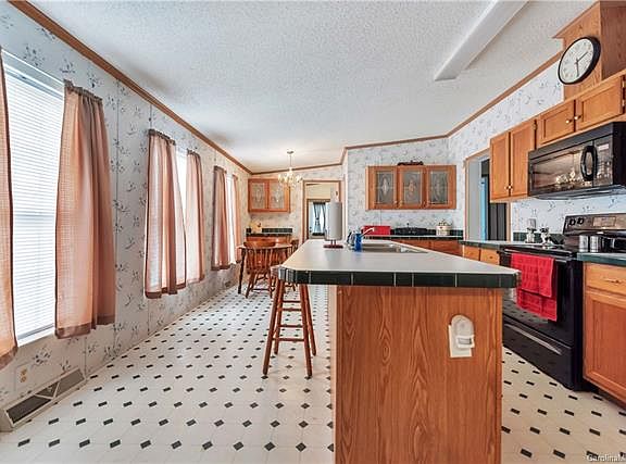 5th image of 525 Saint Chrisnic Ct