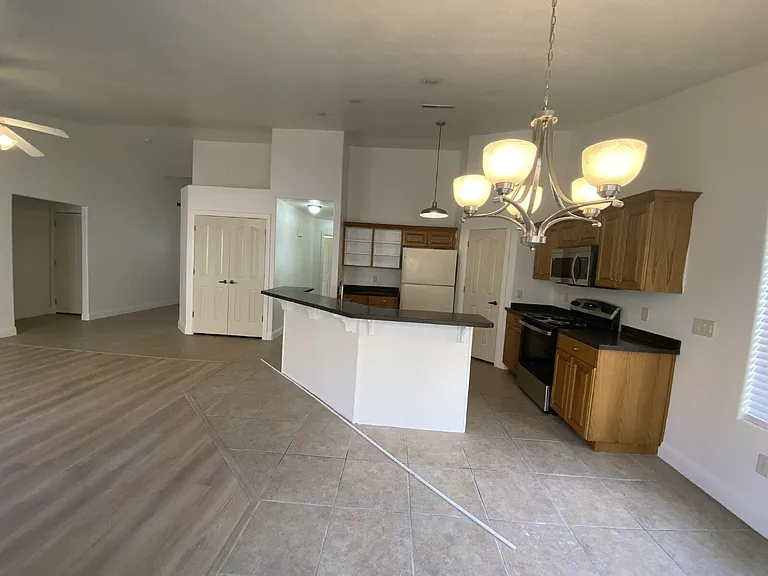 1614 N 2130 W — Photo 3