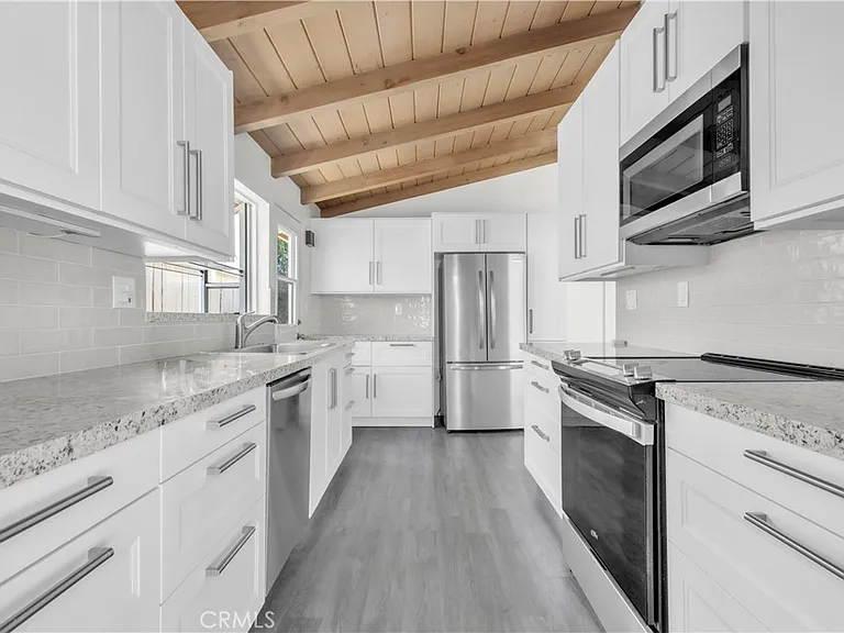 16433 Kingsbury St — Photo 13