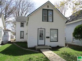 319 E Cedar St, Cherokee, IA 51012