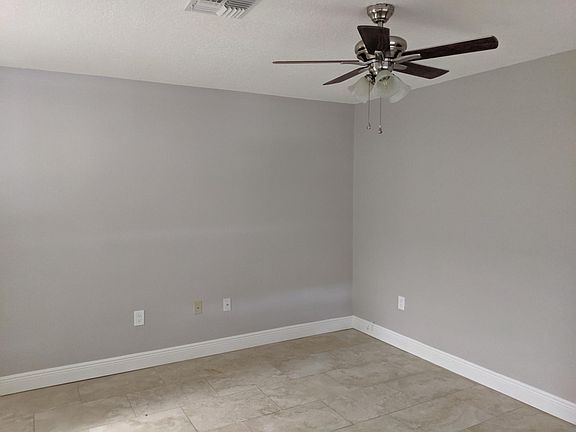 3rd image of 2727 63rd Ter N APT B