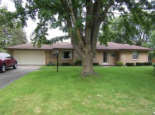 1745 Fromm Dr, Saginaw, MI 48638