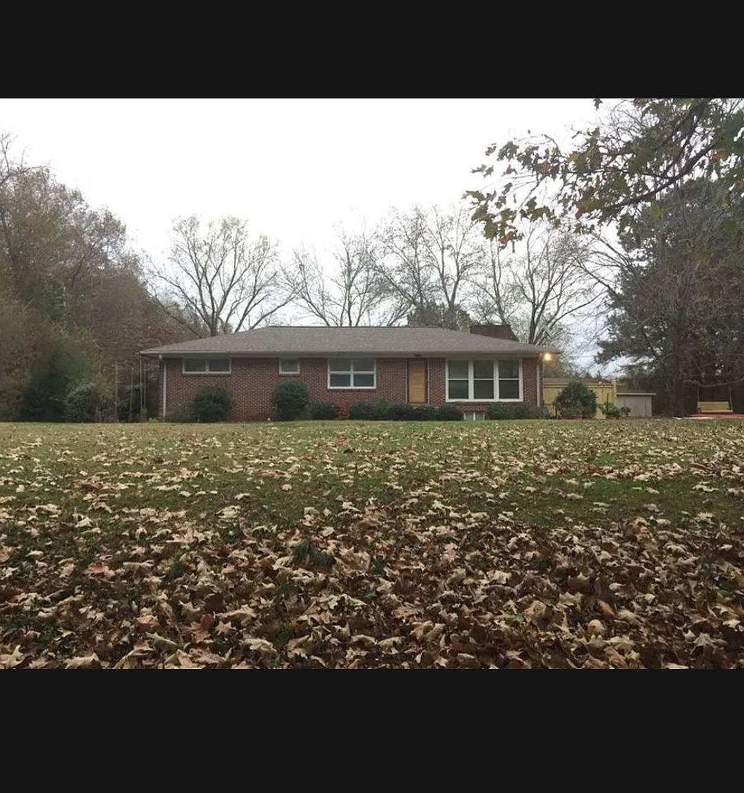 3 bed, 1500 sqft, $1,000 — Photo 1