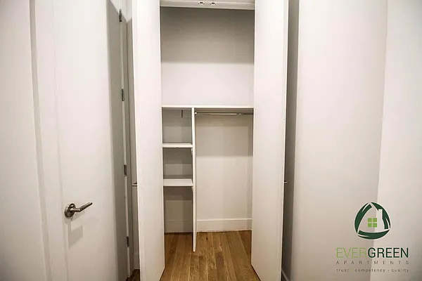 Rented by Evergreen Apartments BK | media 39