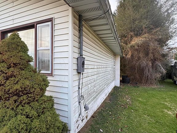 3rd image of 173 Main St