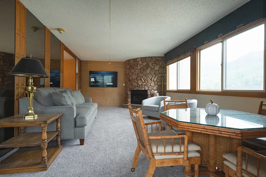 2 bed, 1100 sqft, $8,000 — Photo 1