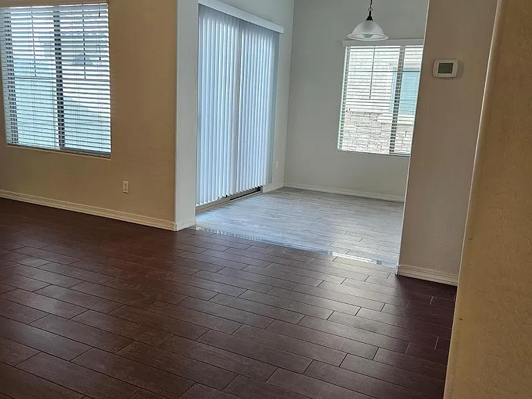 2204 W Le Marche Ave — Photo 29