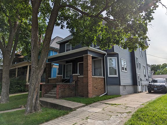 2nd image of 1018 N Elmwood Ave