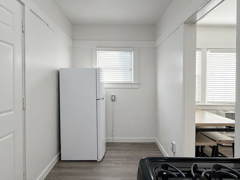 1706 Sherman Pl — Photo 5