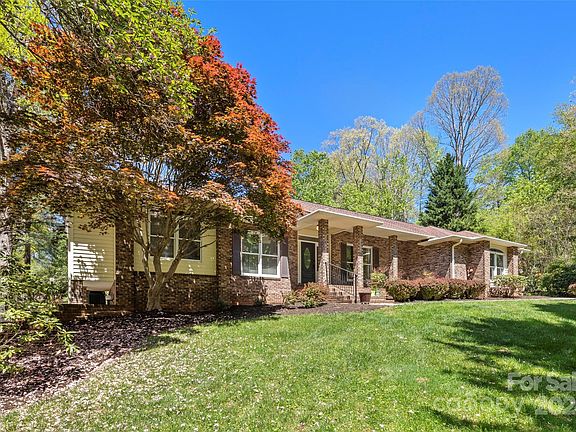3rd image of 151 Sweetwater Hills Dr