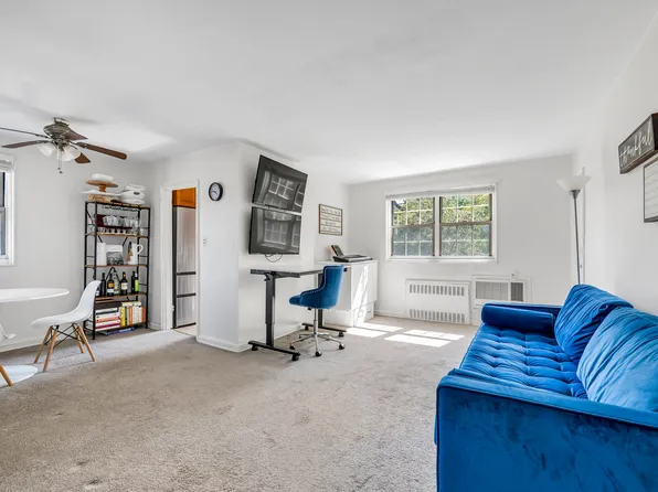 211-11 73rd Avenue image 6 of 11