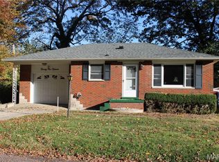 2115 Hill Crest Dr, Highland, IL