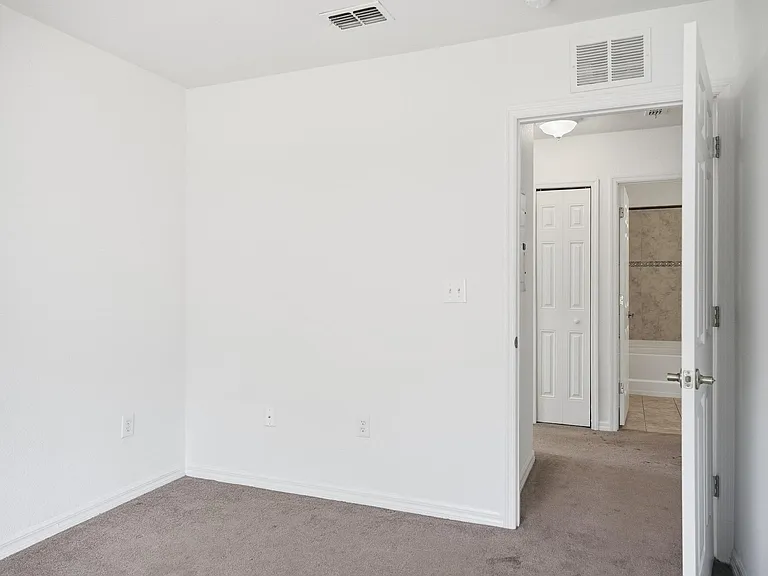 4600 E Moody Blvd #1P — Photo 22
